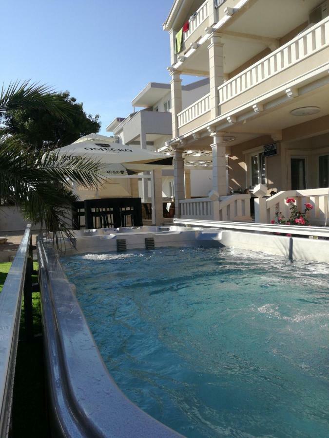 Guesthouse Villa Jurisic Новаля Екстер'єр фото